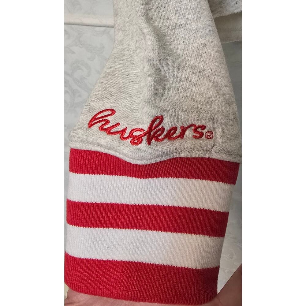 Champion Nebraska Cornhuskers Women's M Cropped Varsity Sweatshirt Gray NWT NCAA - Picture 3 of 8